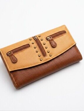 **NEW WALLET (Im Live Come Check Me Out)